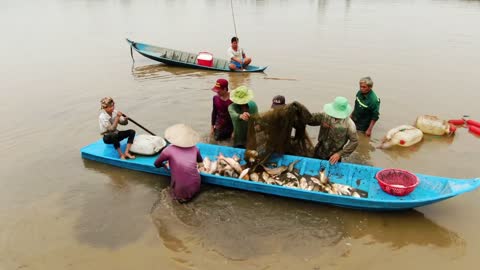 fish harvest flooding season
