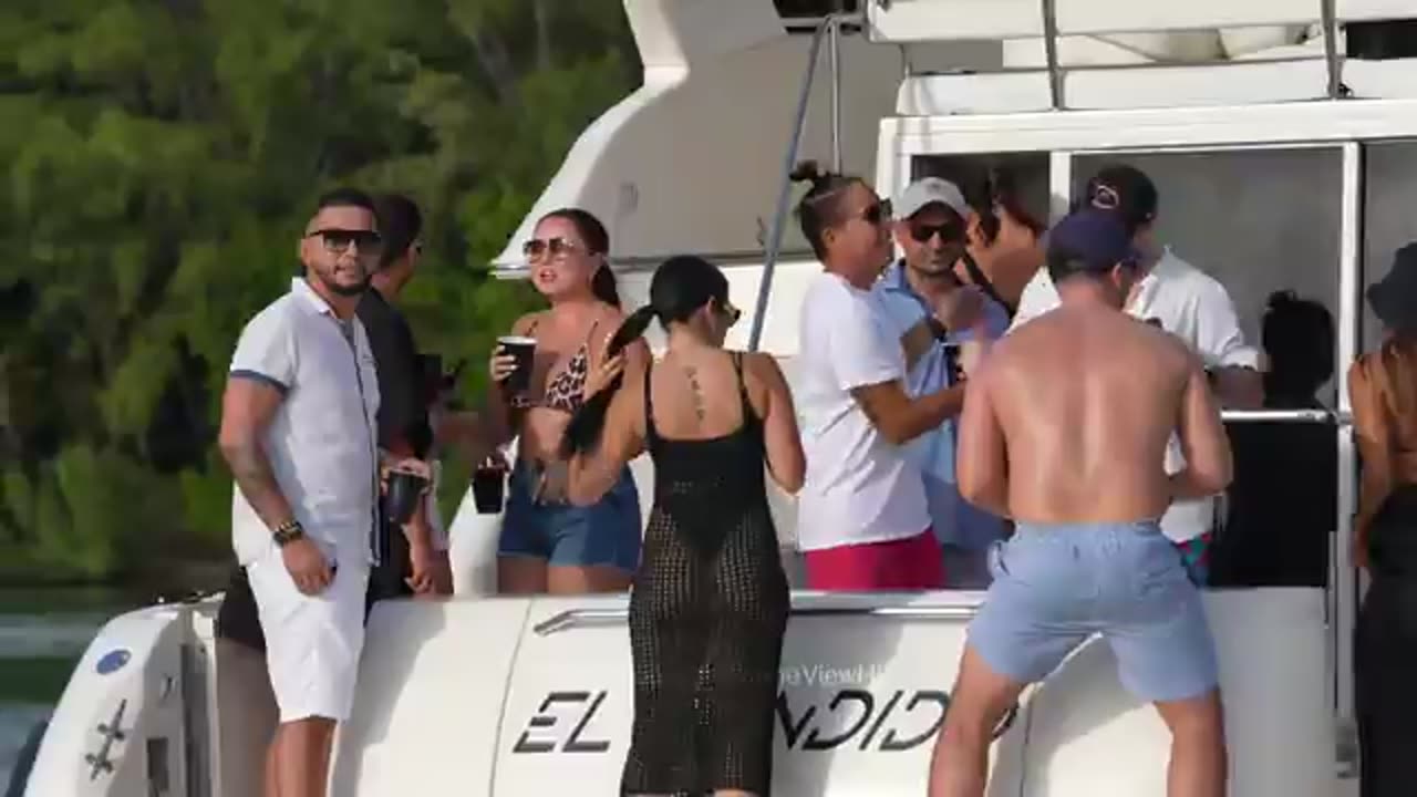 FOR THE BOYS! | Episode 3 ๐ฅ ๐ ๐๐ | Miami River | @DroneViewHD | Sandbar Miami